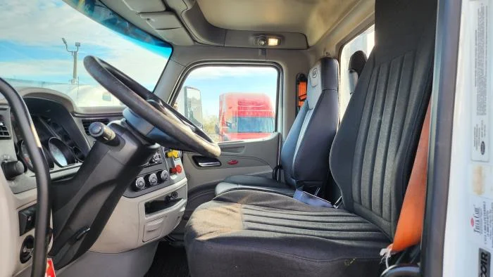 2020 Peterbilt 579 - image 11