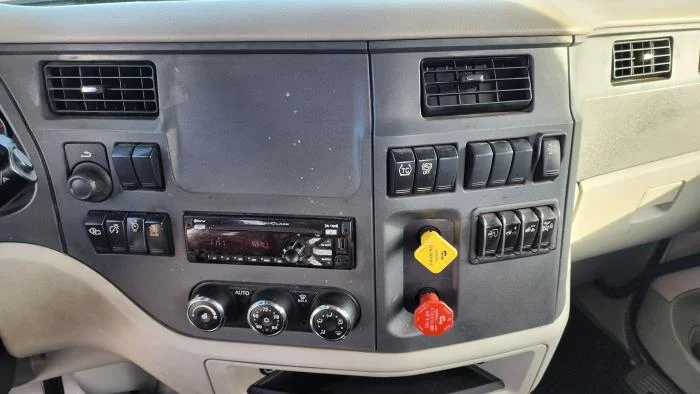 2020 Peterbilt 579 in Jacksonville, FL — photo 14