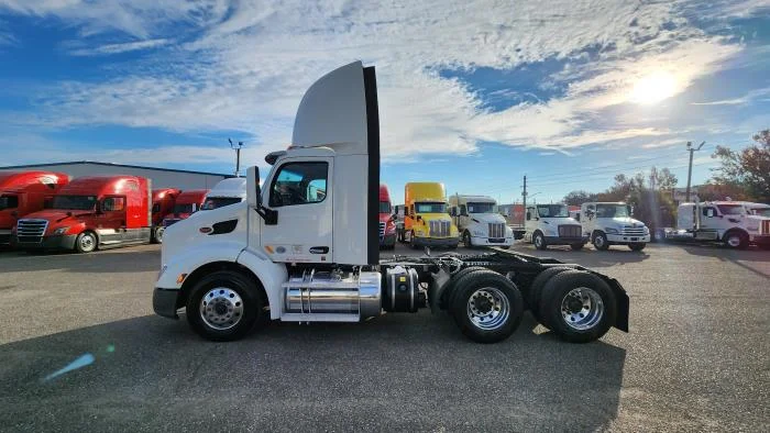2020 Peterbilt 579 in Jacksonville, FL — photo 3
