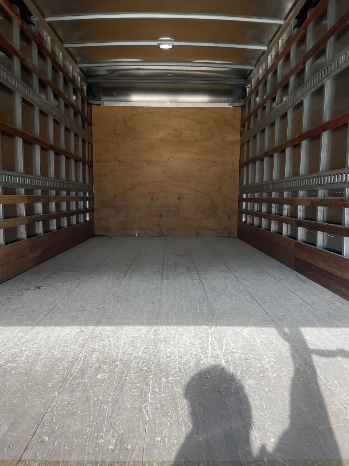 2018 Isuzu NPR - image 8