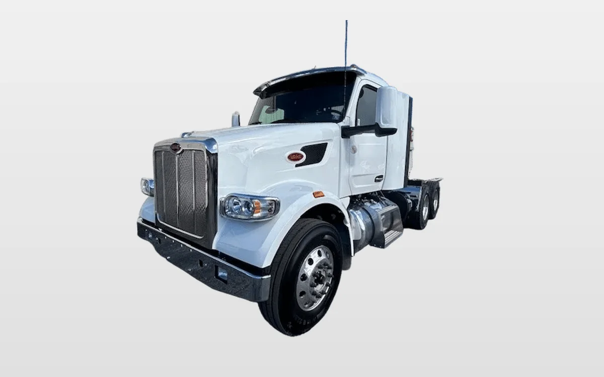2025 Peterbilt 567 - image 1