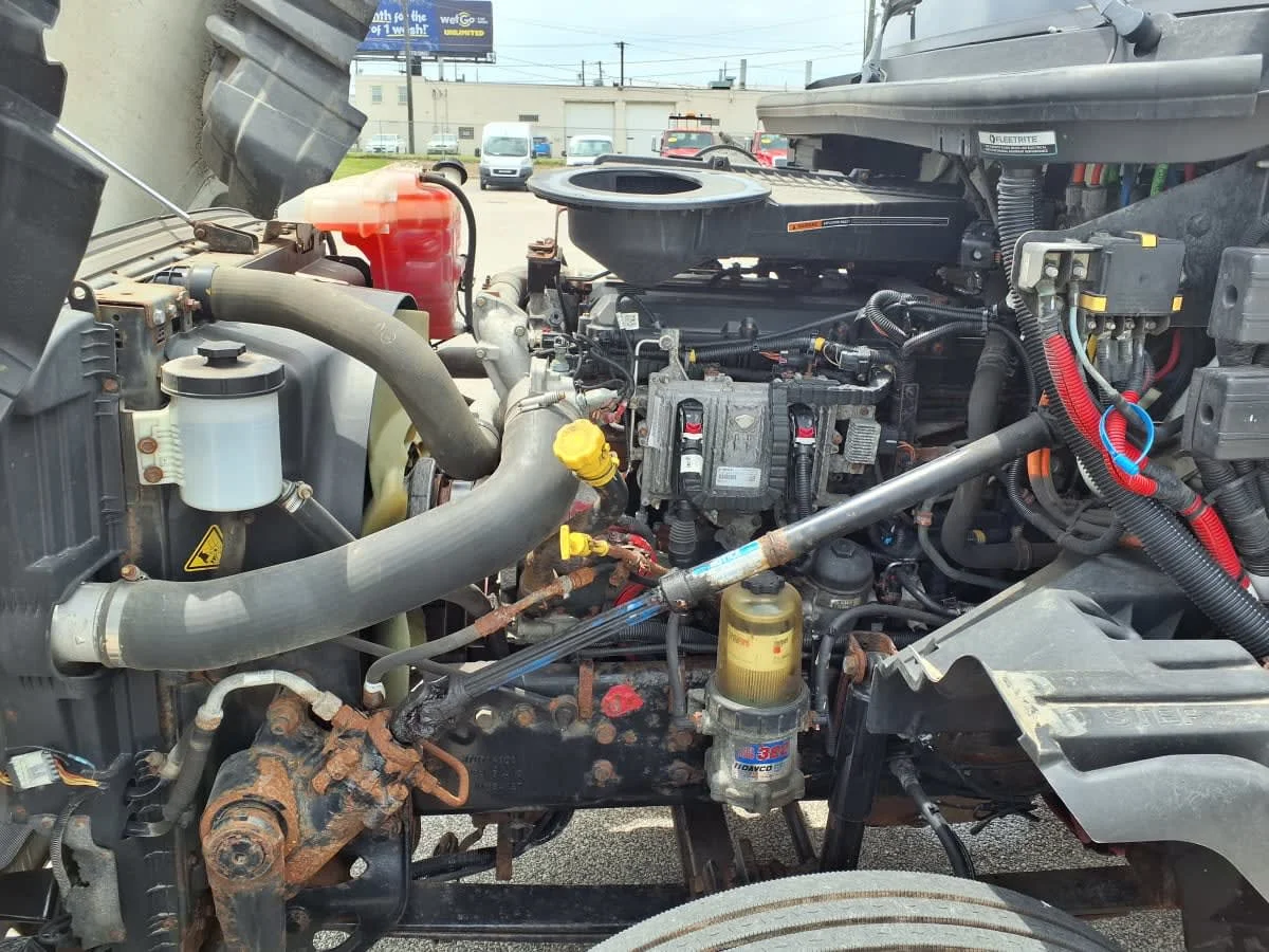 2019 International LT in Cleveland, OH — photo 8