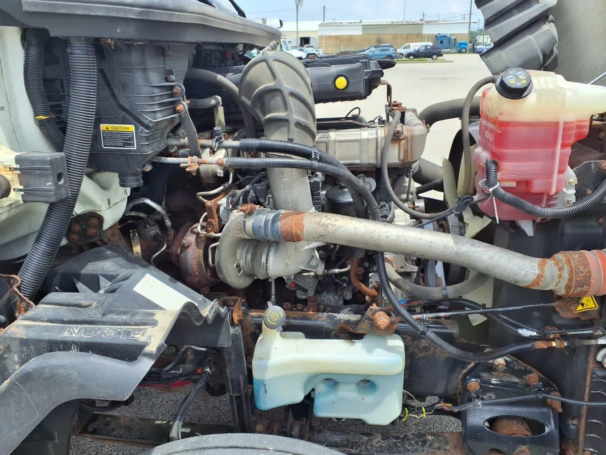 2019 International LT in Cleveland, OH — photo 10