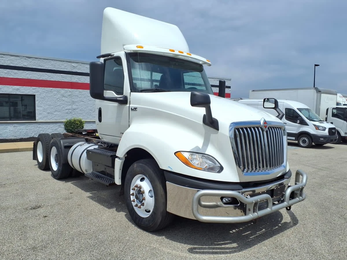 2019 International LT in Cleveland, OH — photo 3