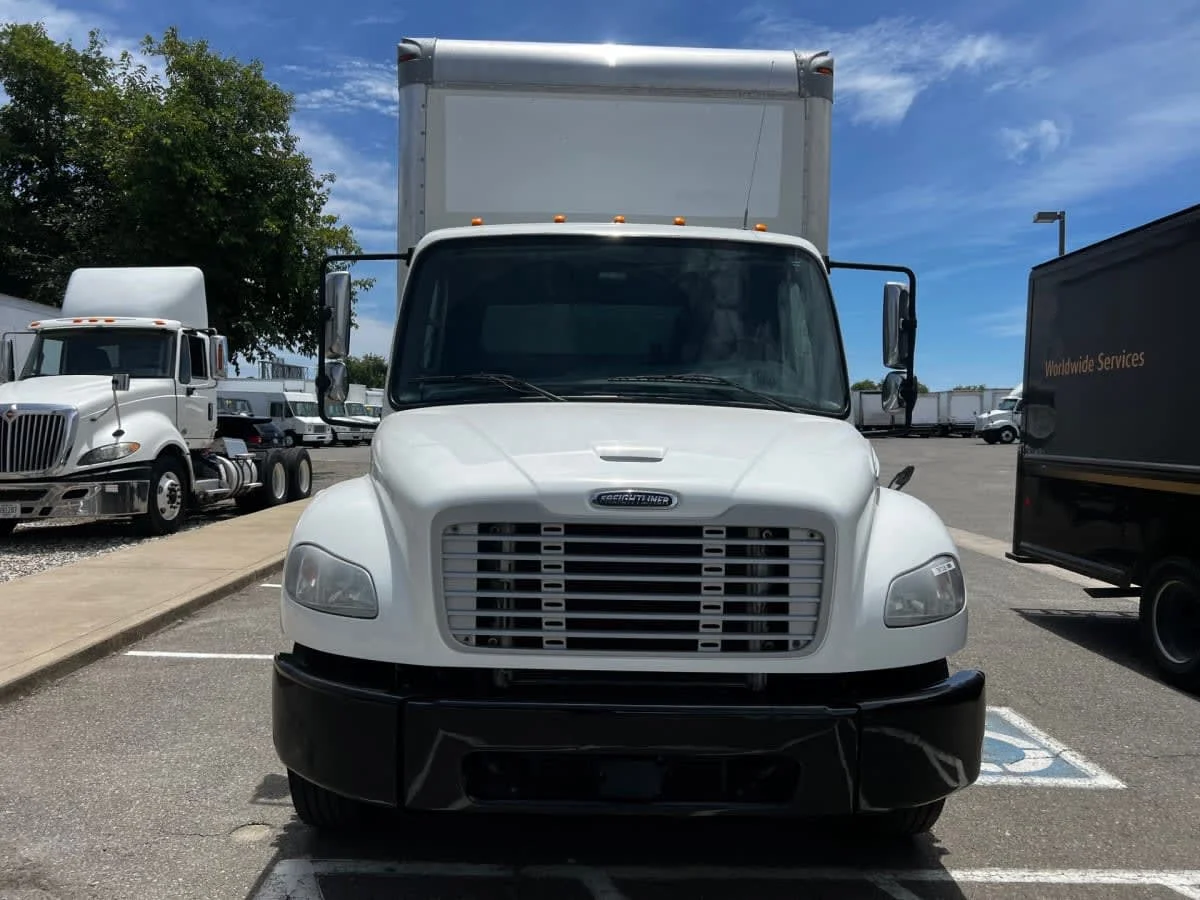 2018 Freightliner M2 106 in West Sacramento, CA — photo 2