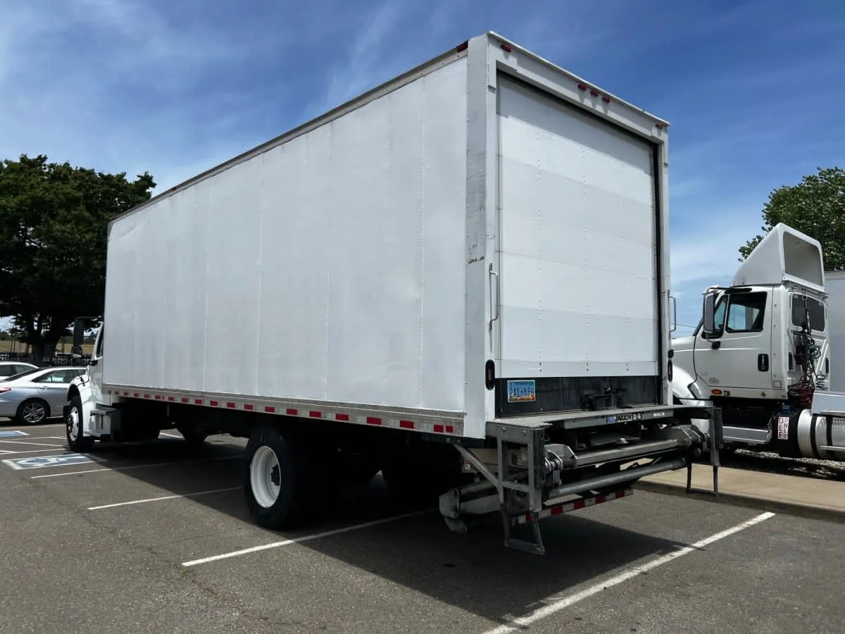 2018 Freightliner M2 106 in West Sacramento, CA — photo 6
