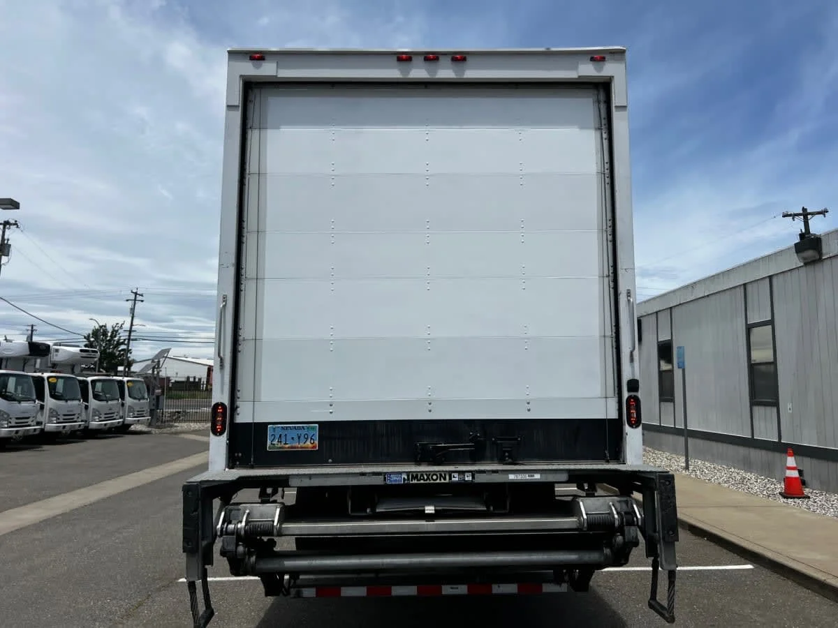 2018 Freightliner M2 106 in West Sacramento, CA — photo 5