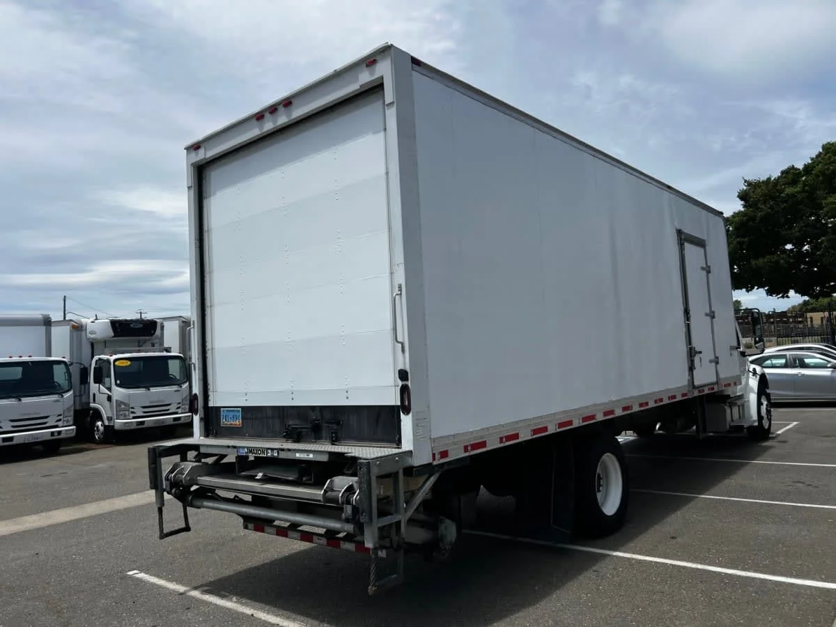 2018 Freightliner M2 106 in West Sacramento, CA — photo 4