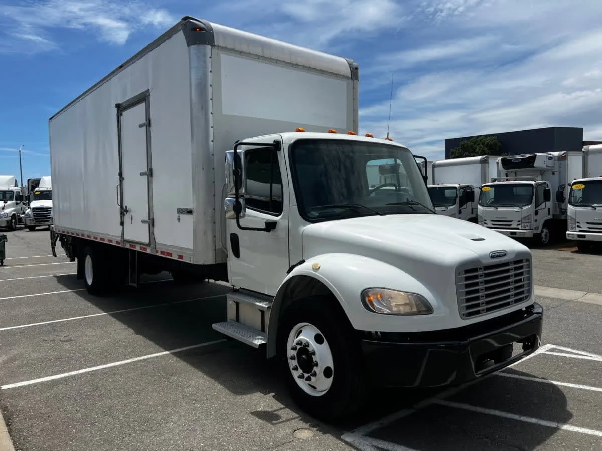 2018 Freightliner M2 106 in West Sacramento, CA — photo 3
