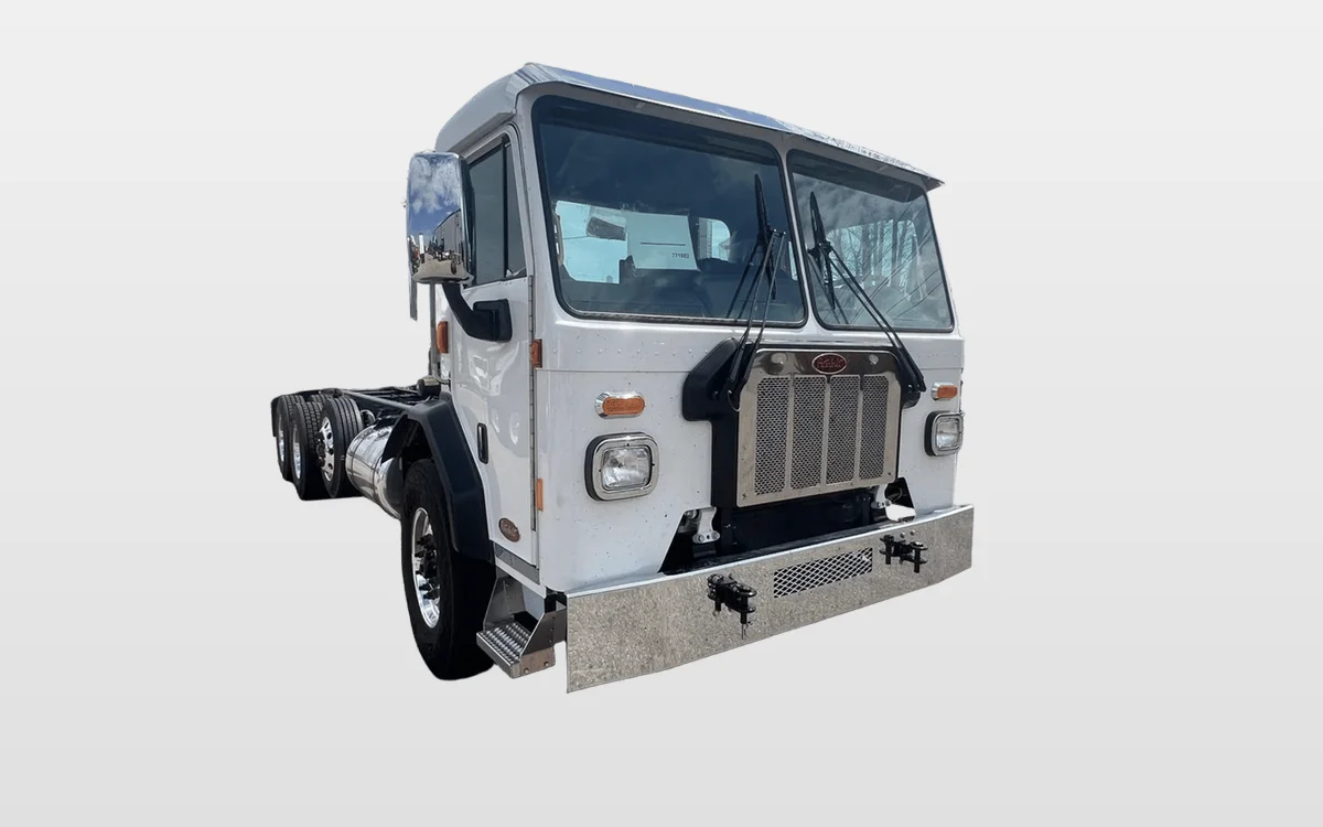 2026 Peterbilt 520 - image 1