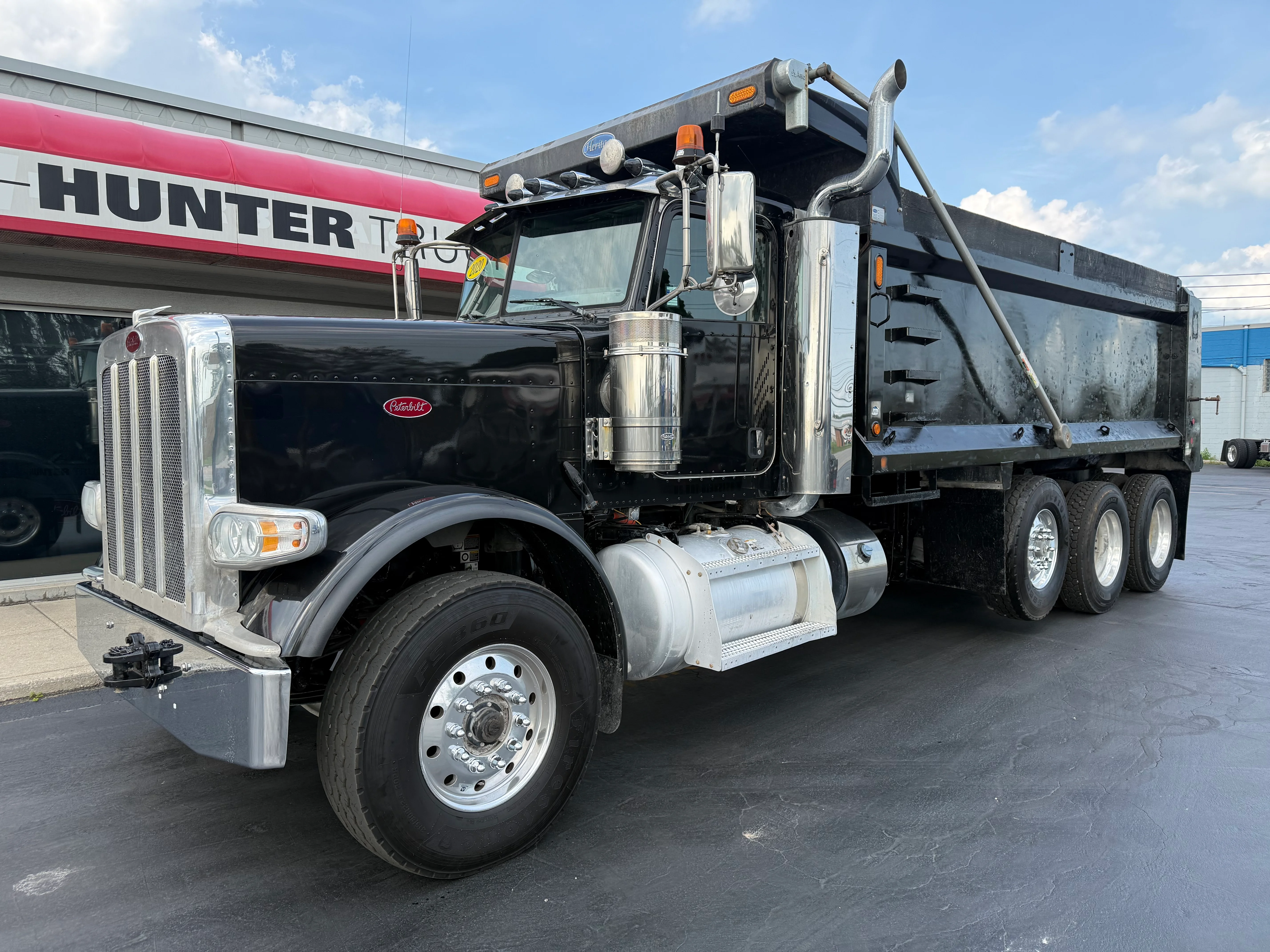 2020 Peterbilt 389