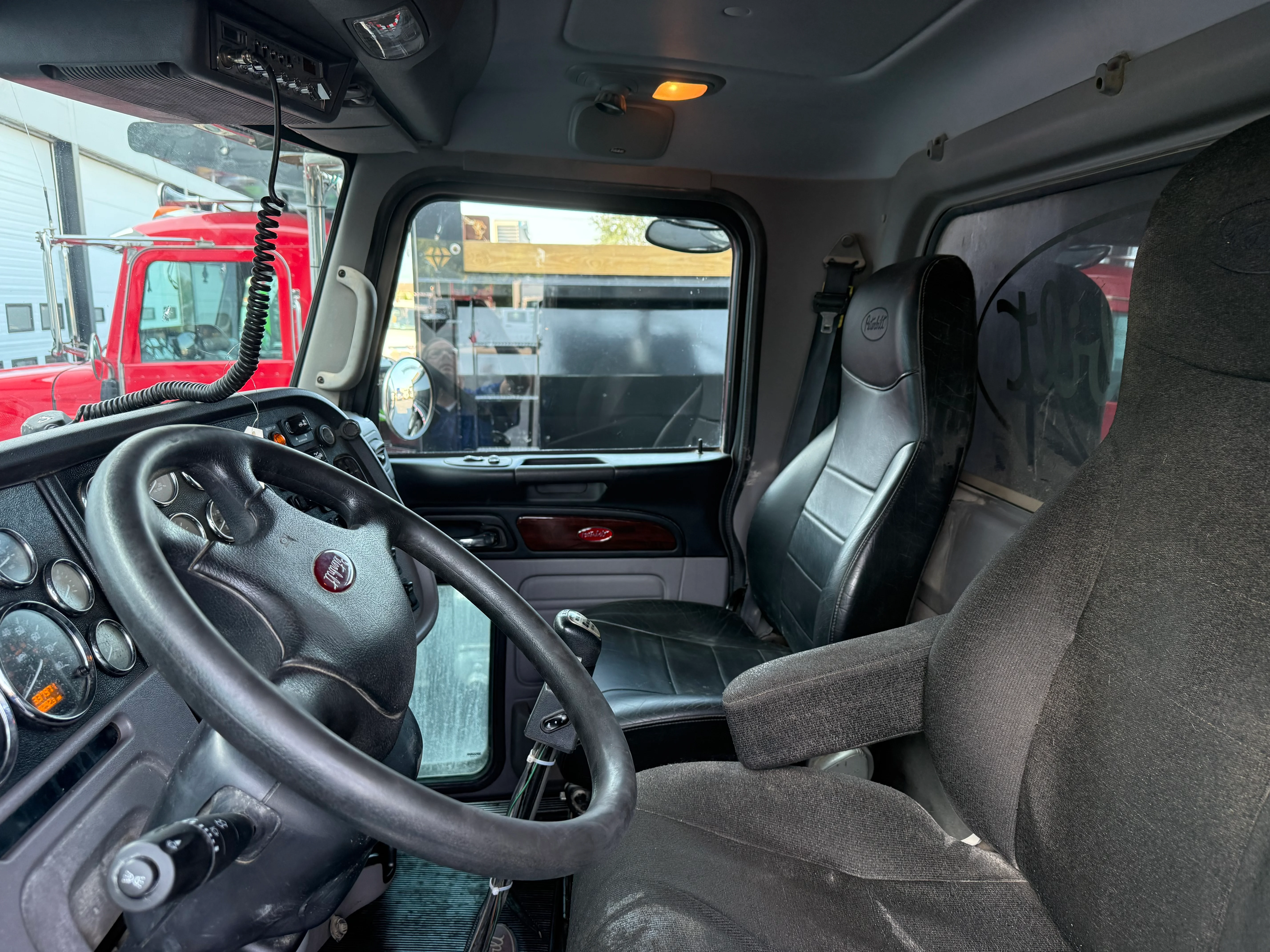2020 Peterbilt 389 in Buffalo, NY — photo 11