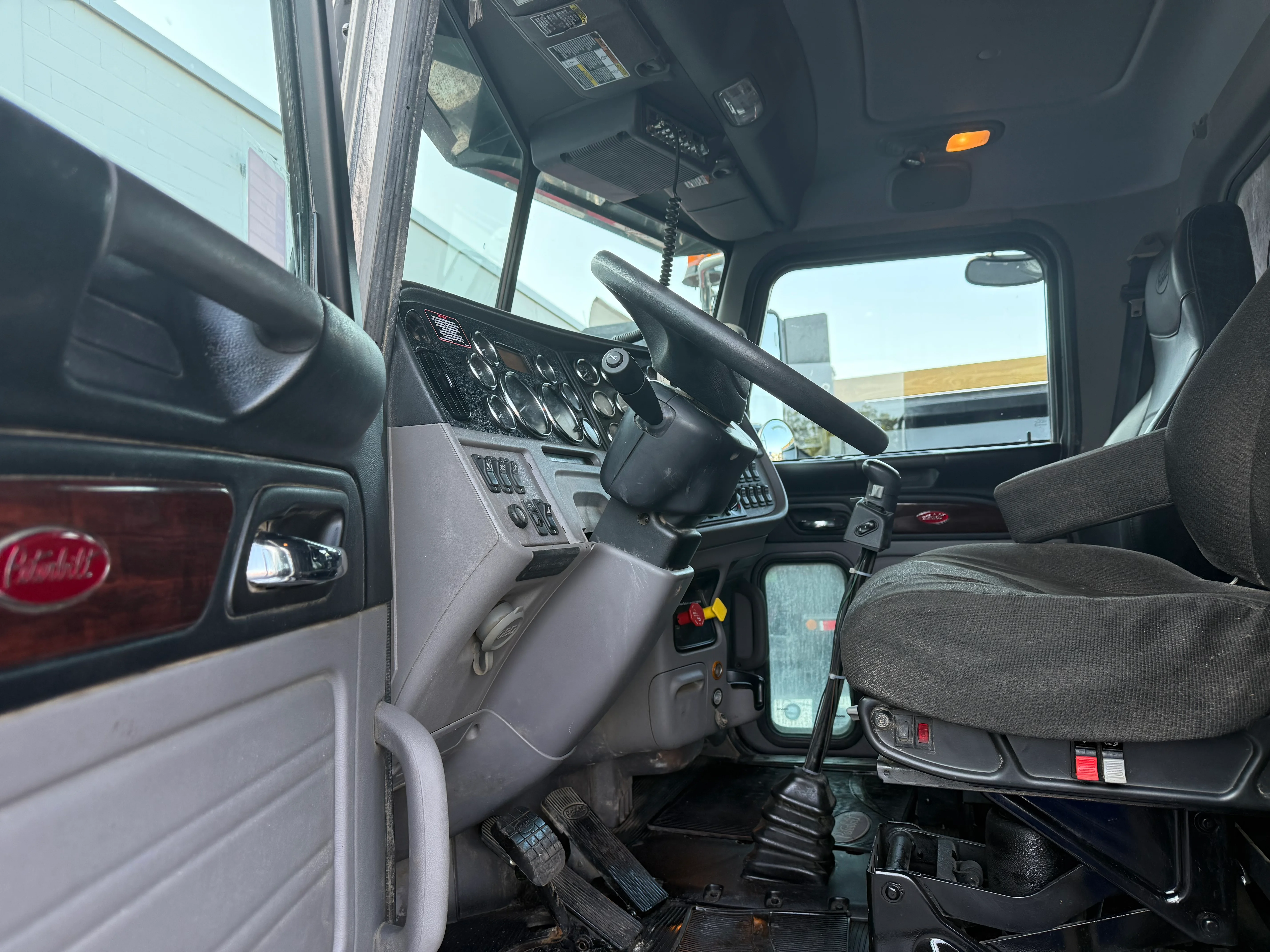 2020 Peterbilt 389 in Buffalo, NY — photo 10