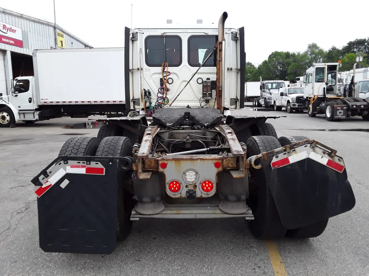 2021 Freightliner Cascadia - image 5