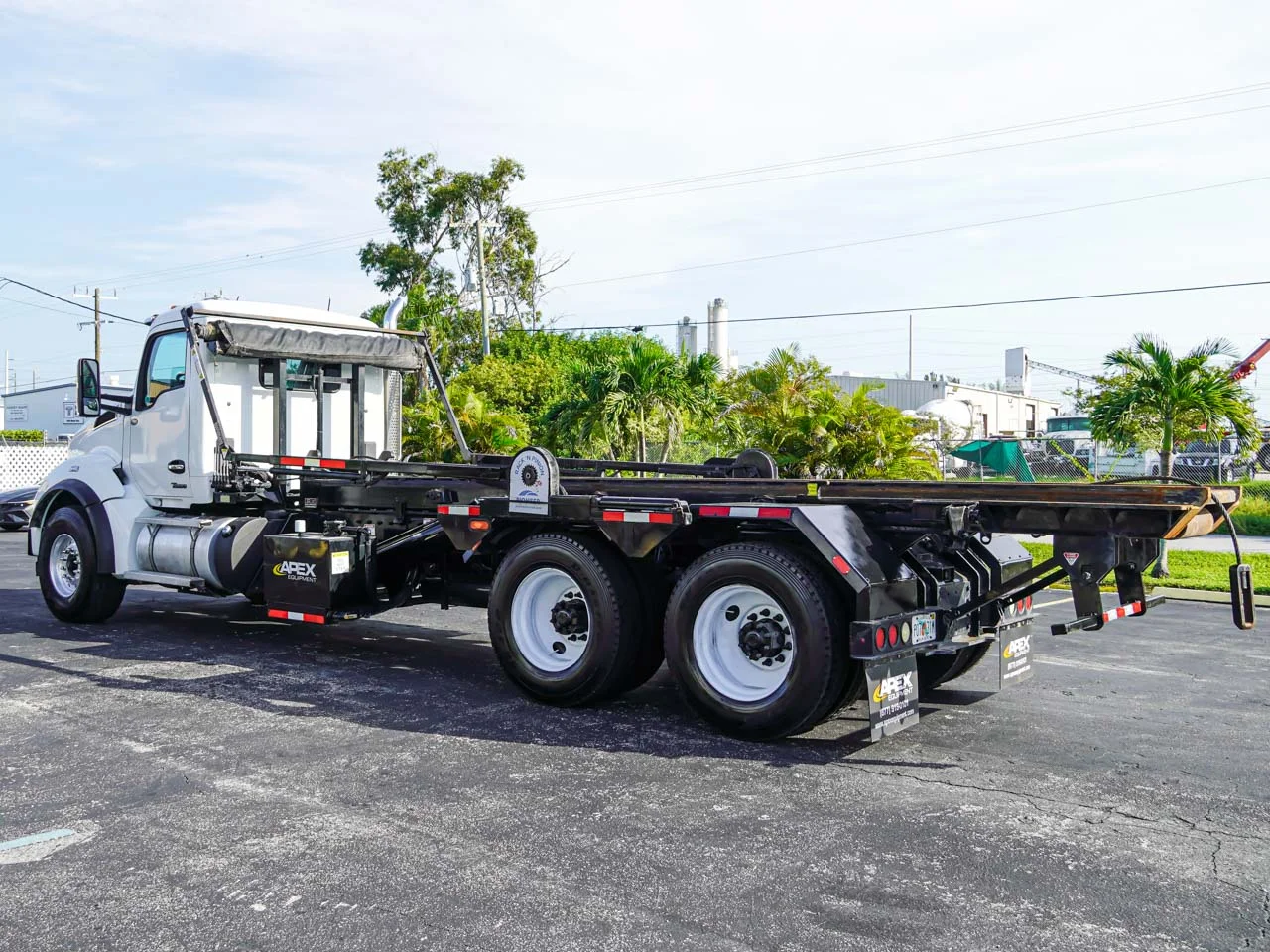 2023 Kenworth T880 — photo 4