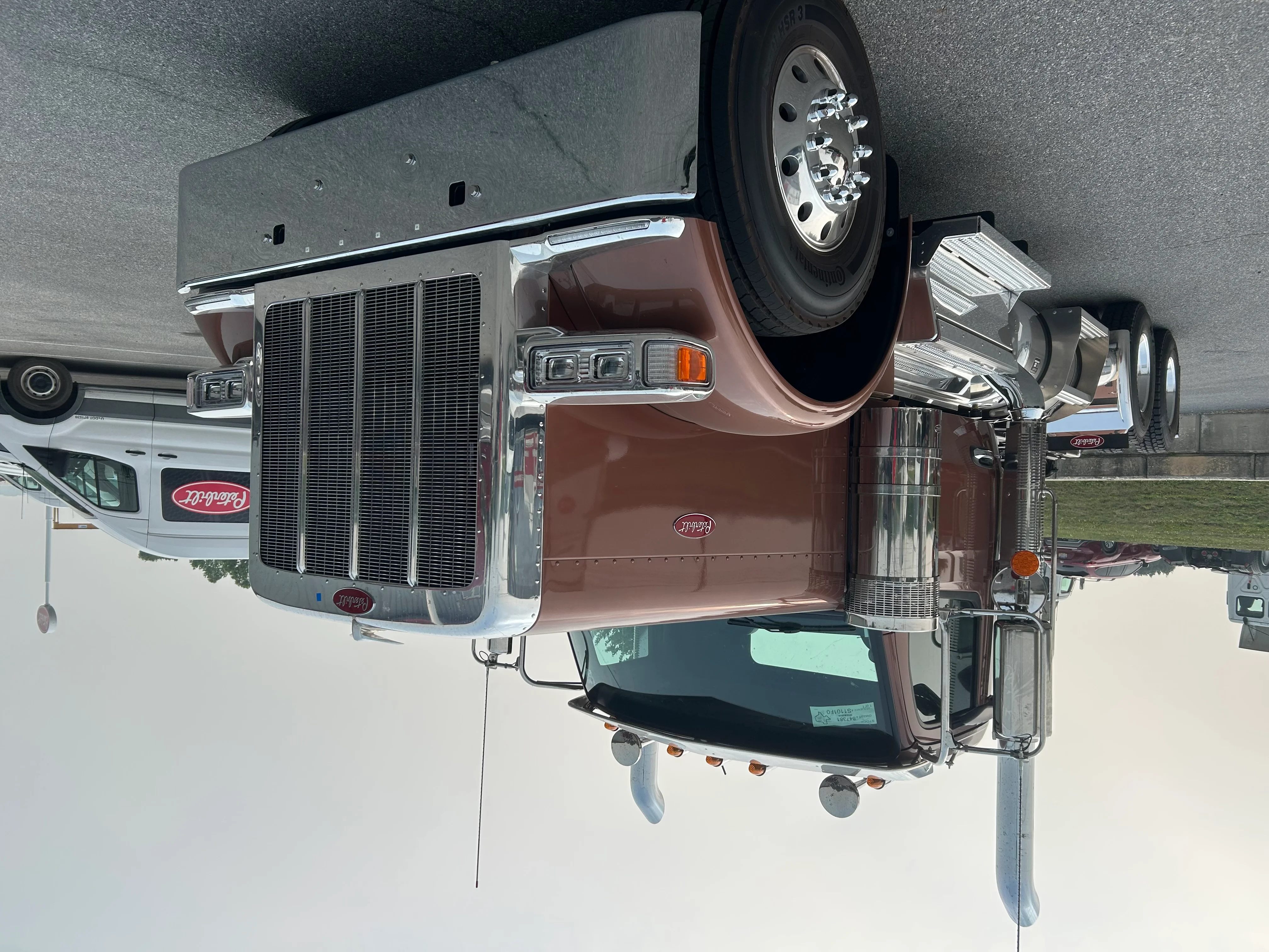 2027 Peterbilt 589 in Allentown, PA — photo 3