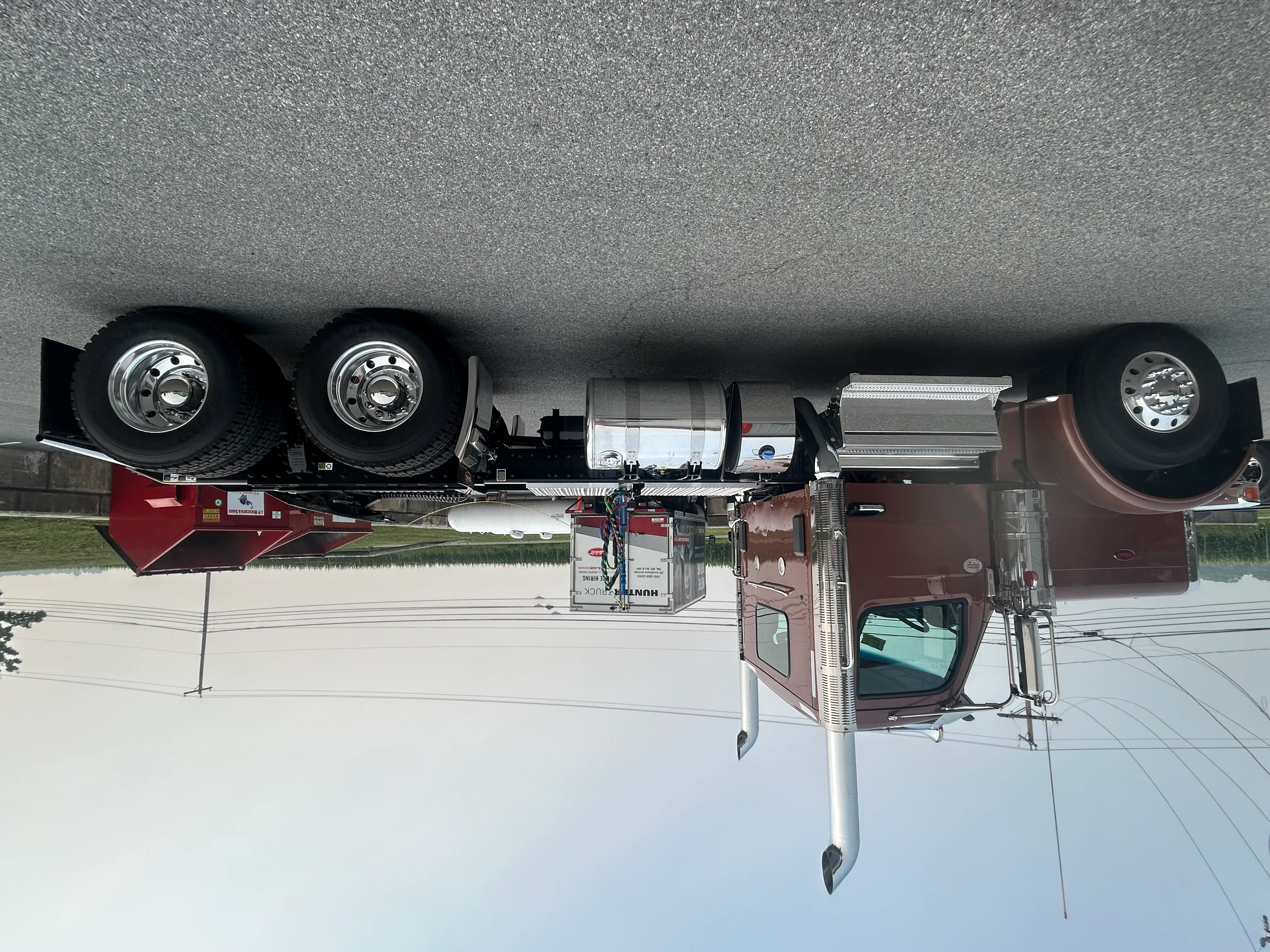 2027 Peterbilt 589 in Allentown, PA — photo 8