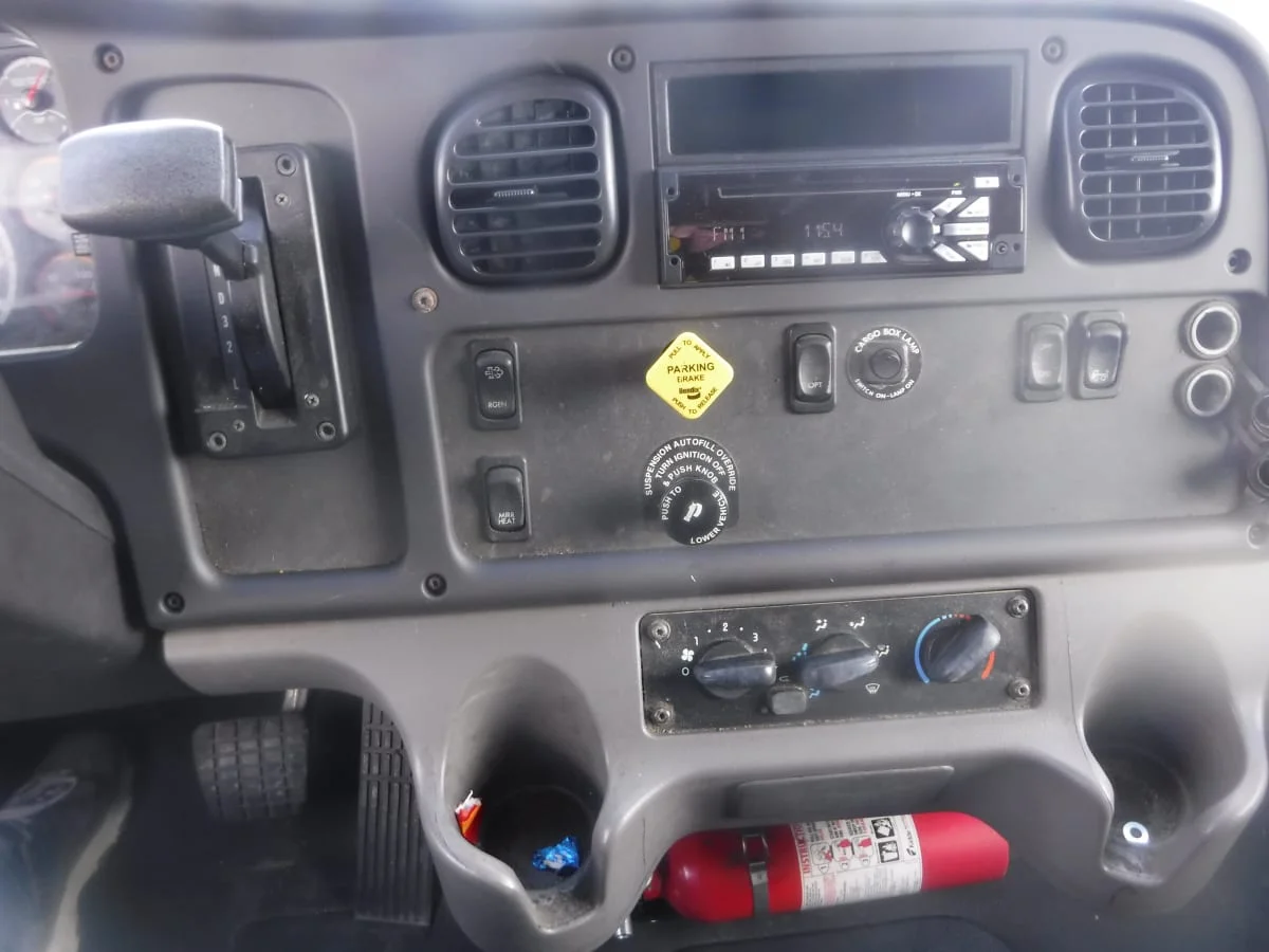 2016 Freightliner M2 106 - image 13