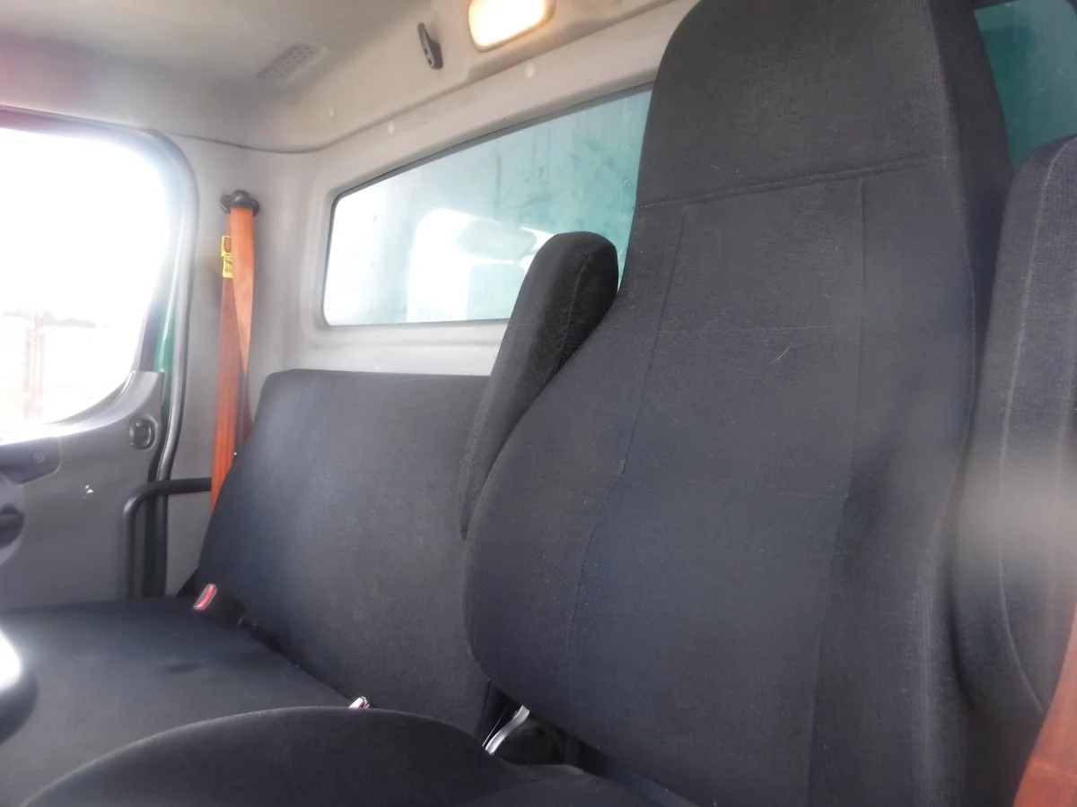 2016 Freightliner M2 106 - image 12