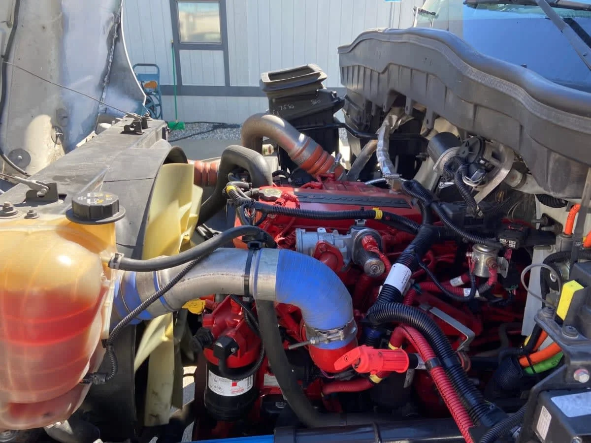 2019 International 4300 in West Sacramento, CA — photo 10