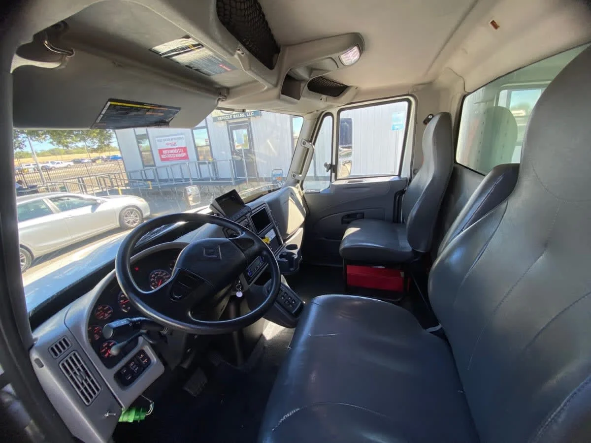 2019 International 4300 in West Sacramento, CA — photo 8