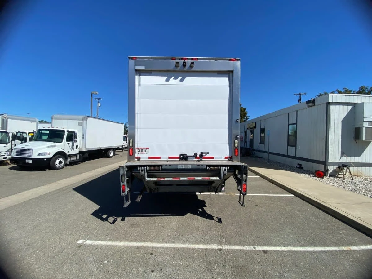 2019 International 4300 in West Sacramento, CA — photo 5