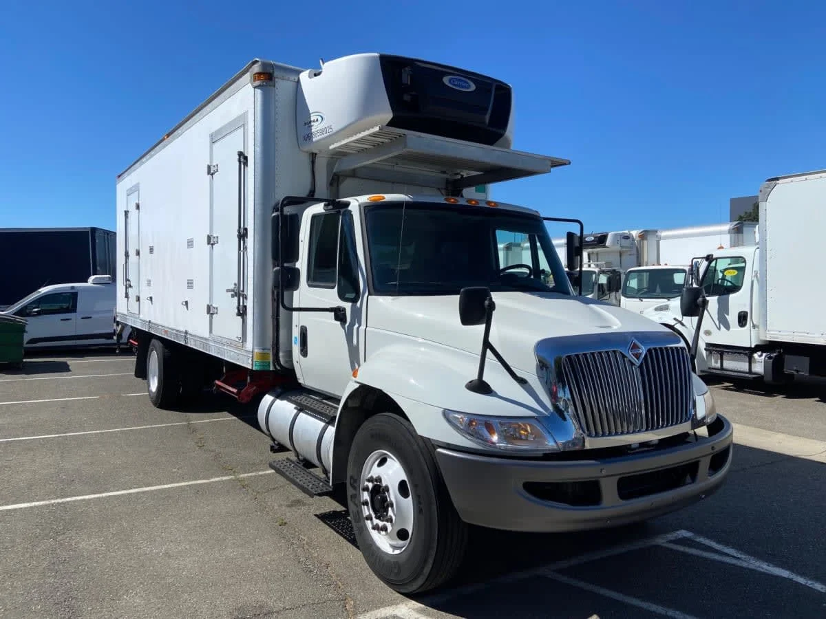 2019 International 4300 in West Sacramento, CA — photo 3