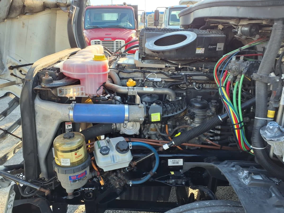 2020 Freightliner Cascadia in Greenville, SC — photo 9