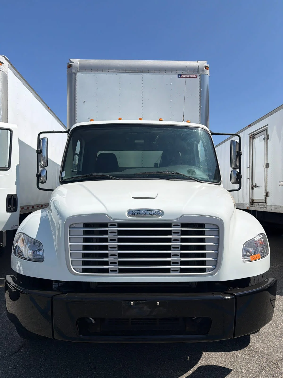 2019 Freightliner M2 106 in Pomona, CA — photo 2