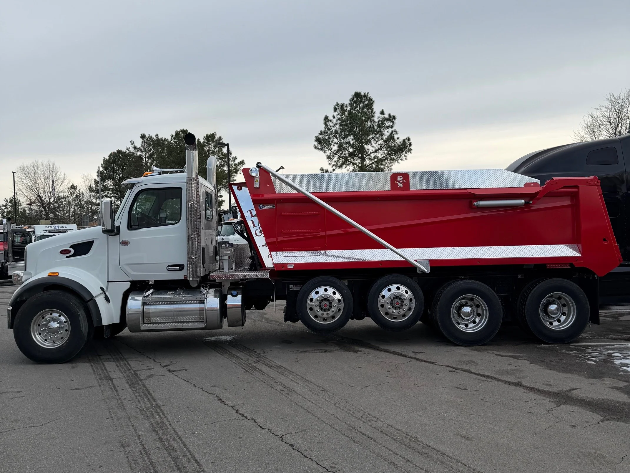 2026 Peterbilt 567 in Greensboro, NC — photo 2