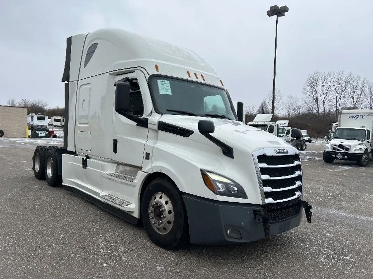 2023 Freightliner Cascadia in Akron, OH