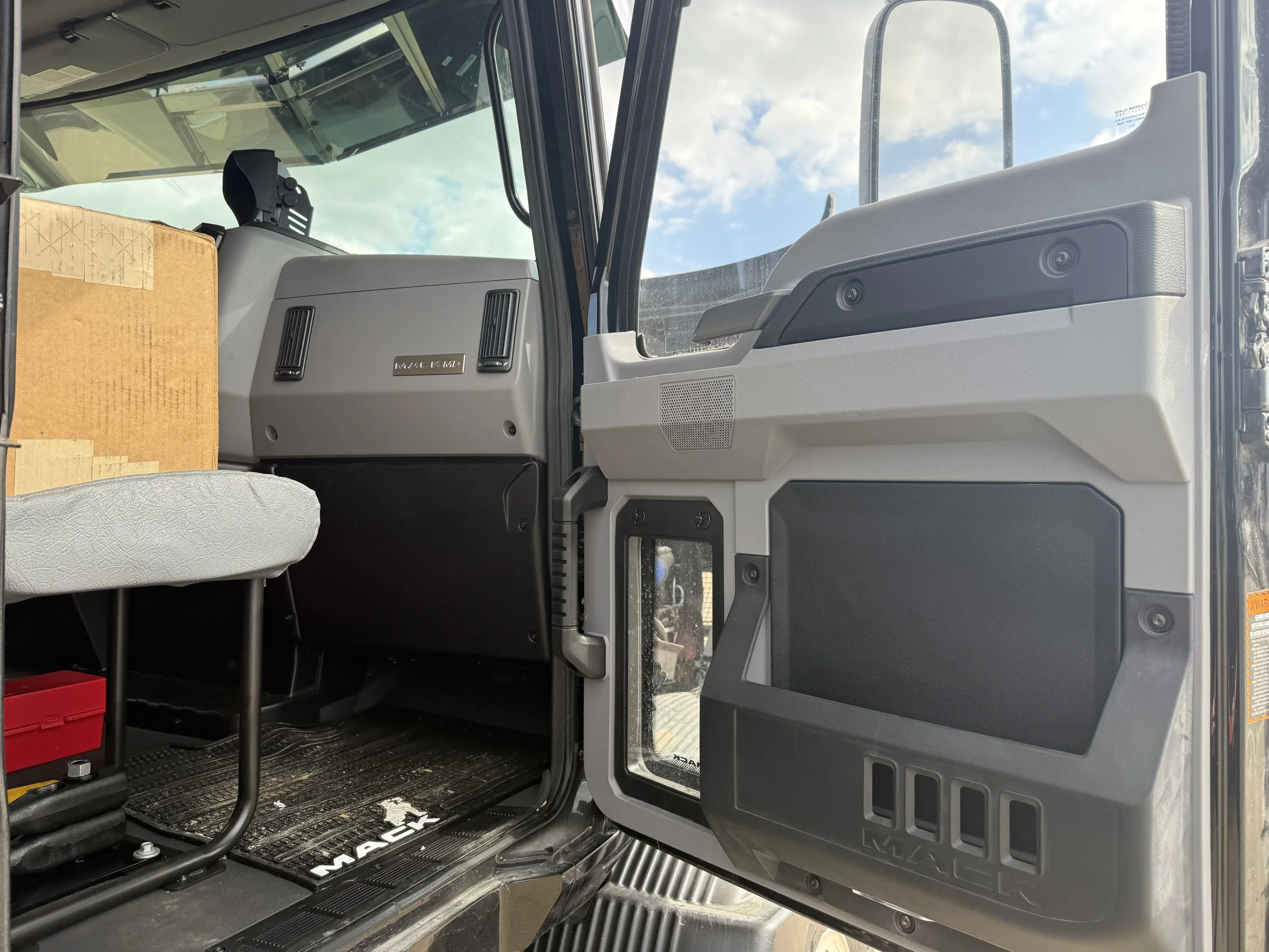 2025 Mack MD - image 15