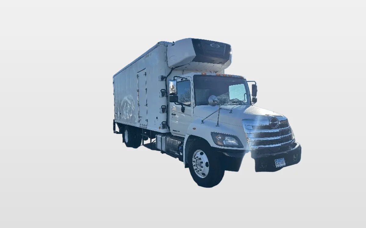 2014 Hino 338 - image 1