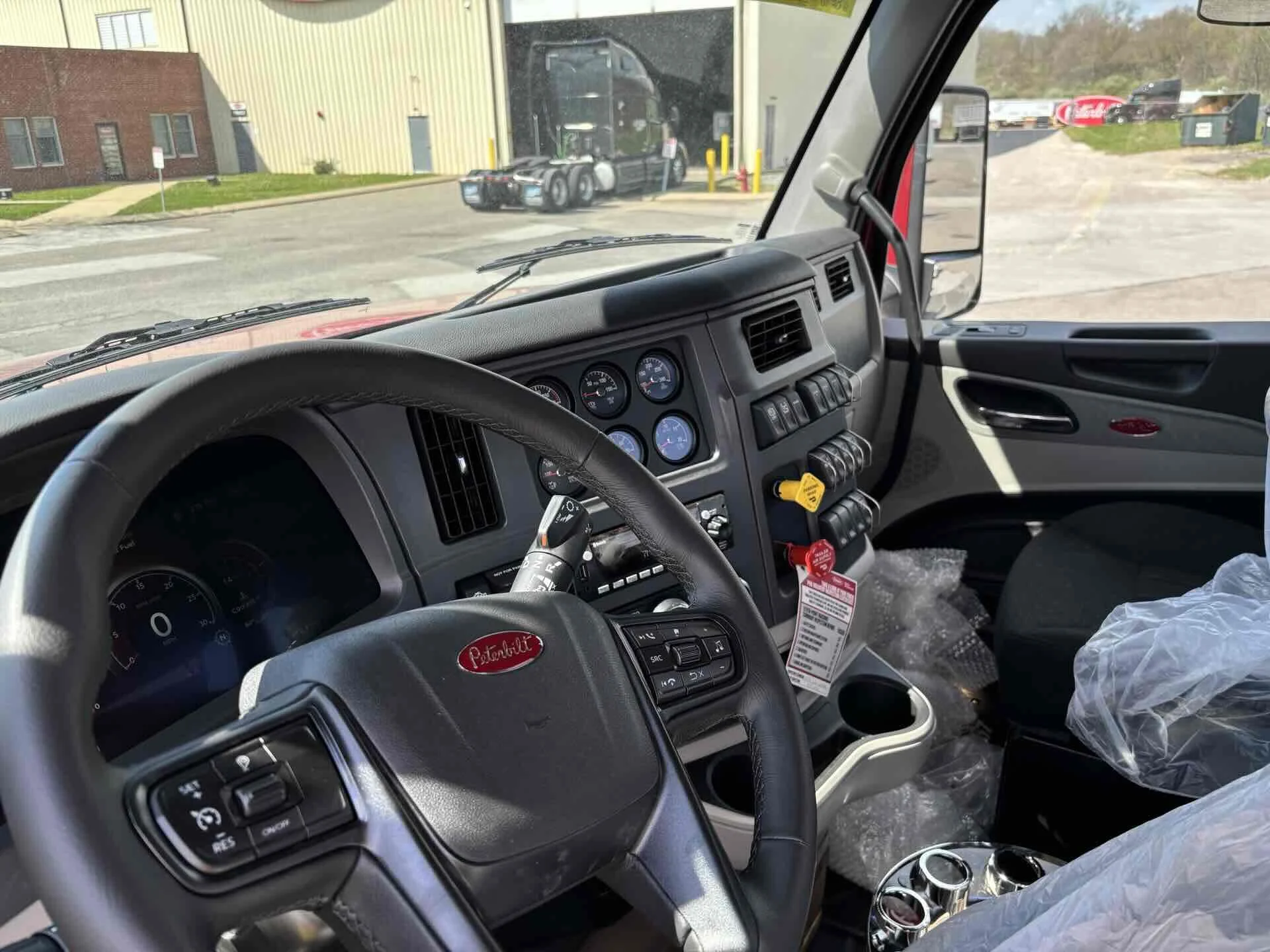 2027 Peterbilt 567 in Zanesville, OH — photo 9