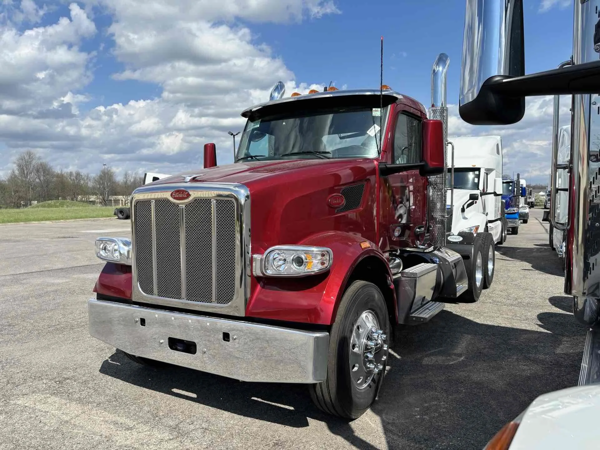 2027 Peterbilt 567 in Zanesville, OH