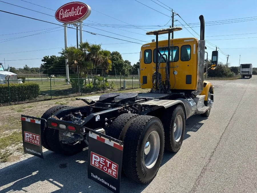 2020 Peterbilt 567 in Fort Pierce, FL — photo 10