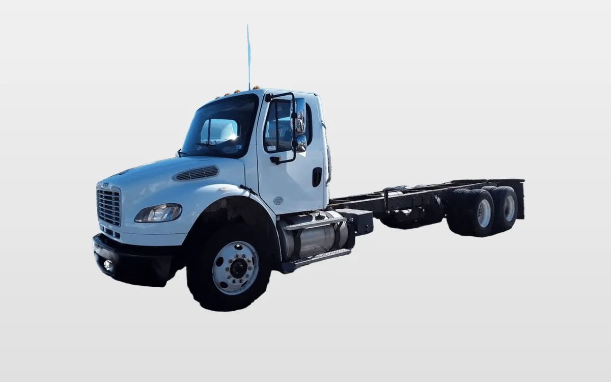 2019 Freightliner M2 106 - image 1