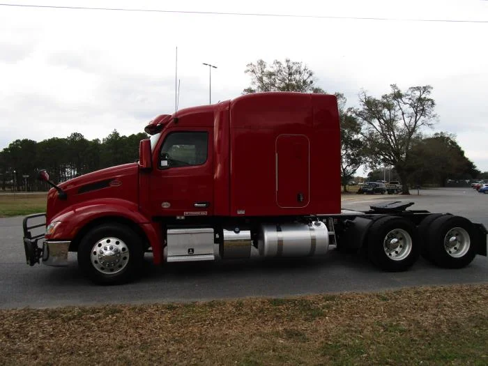 2022 Peterbilt 579 in Mobile, AL — photo 5