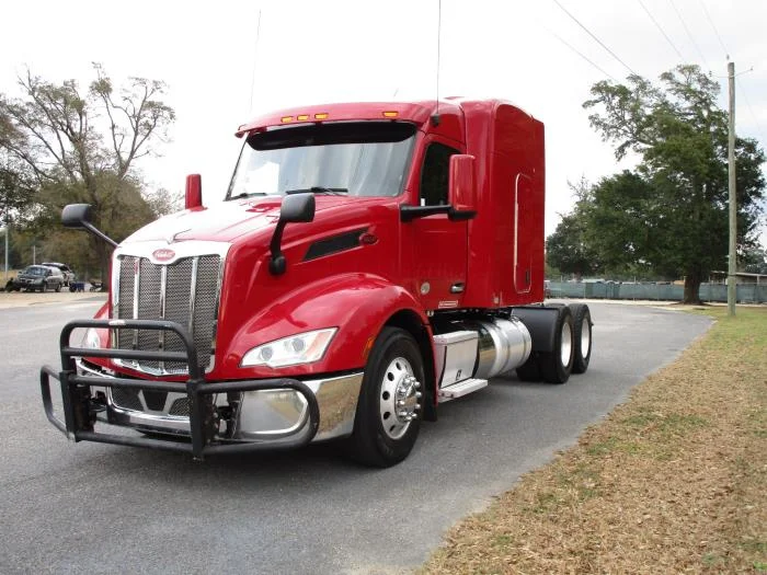 2022 Peterbilt 579 in Mobile, AL — photo 2
