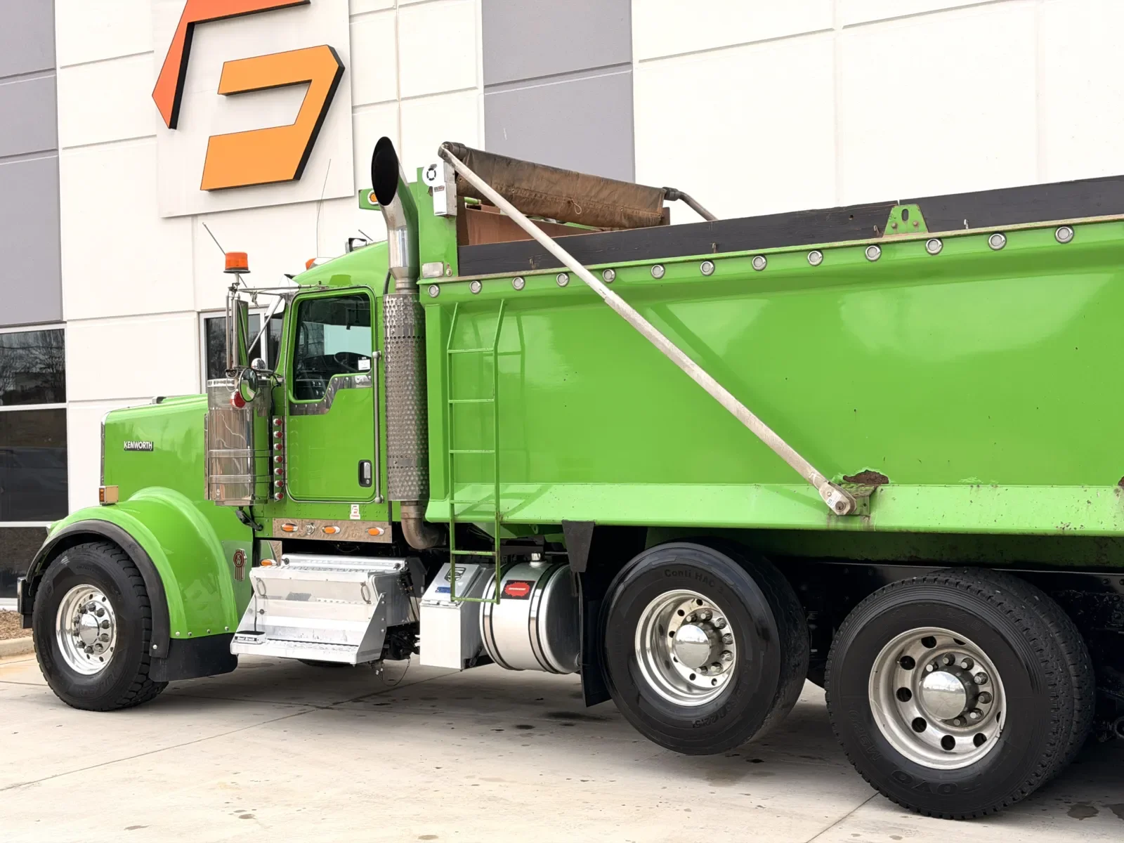 2019 Kenworth W900 - image 9