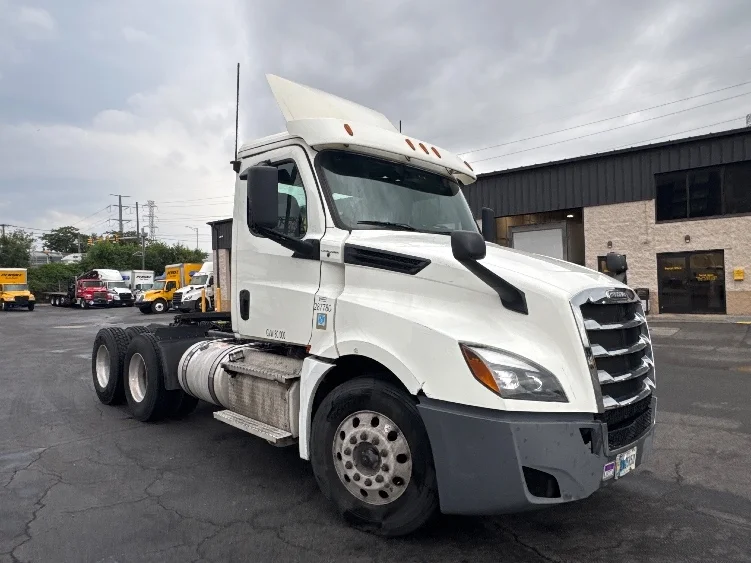 2020 Freightliner Cascadia in Dayton, NJ