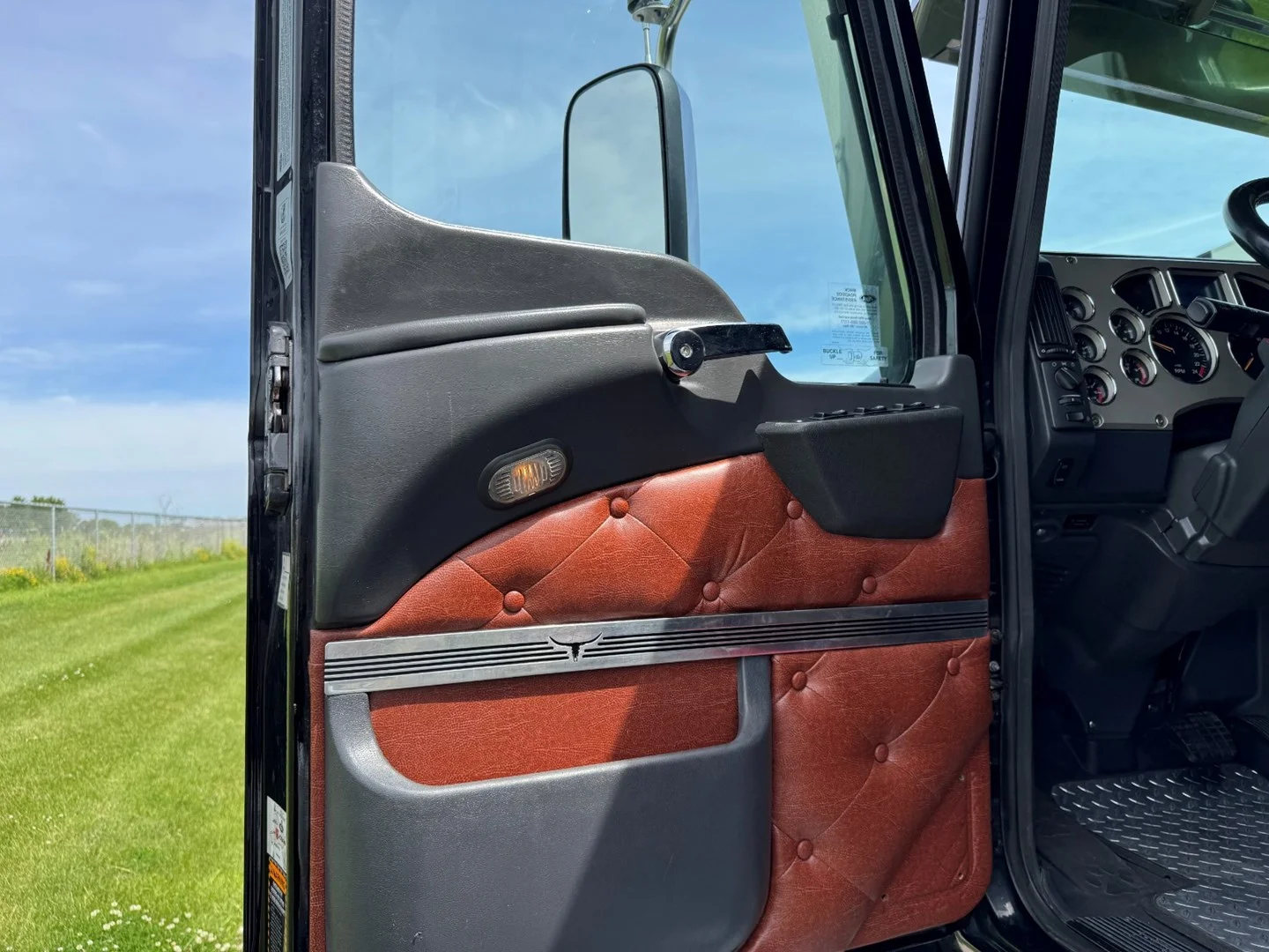 2014 Mack in Ankeny, IA — photo 11