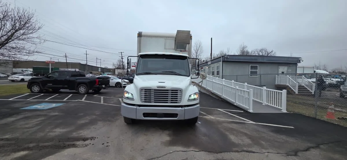2020 Freightliner M2 106 - image 2