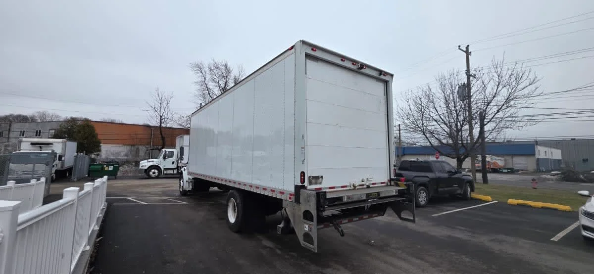 2020 Freightliner M2 106 - image 6