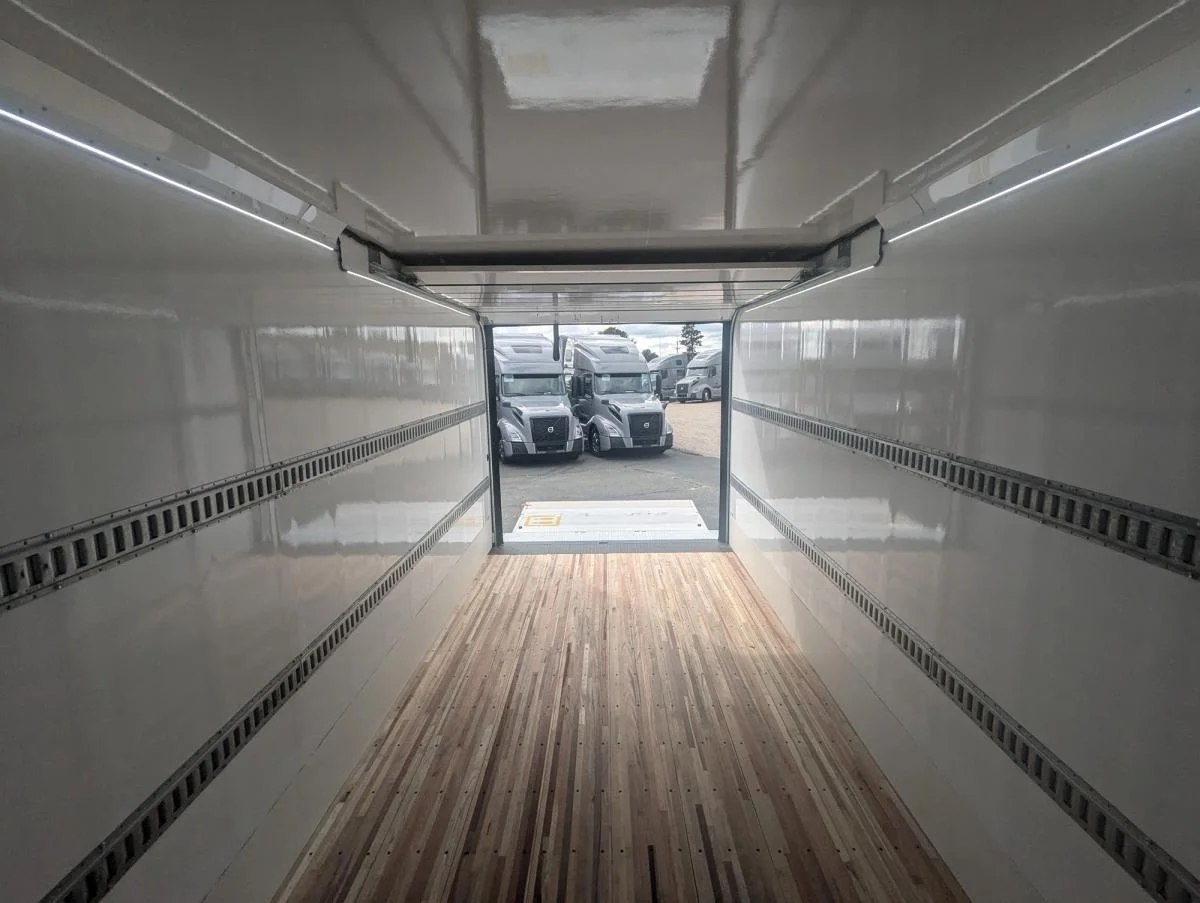 2024 Hino in Sauk Rapids, MN — photo 11