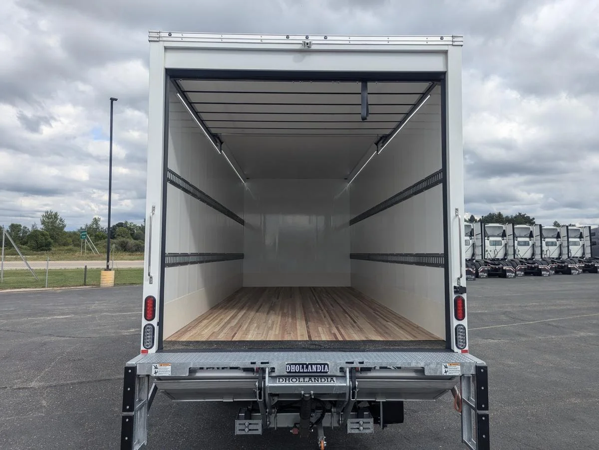 2024 Hino in Sauk Rapids, MN — photo 9