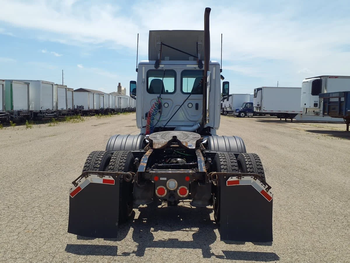 2020 Freightliner Cascadia in Wayland, MI — photo 5