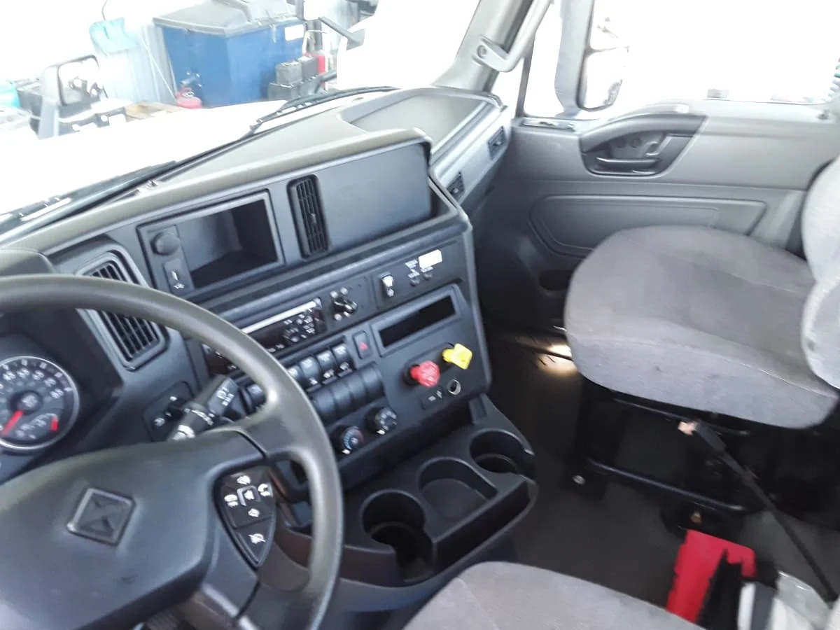 2020 International LT in Hilliard, OH — photo 7