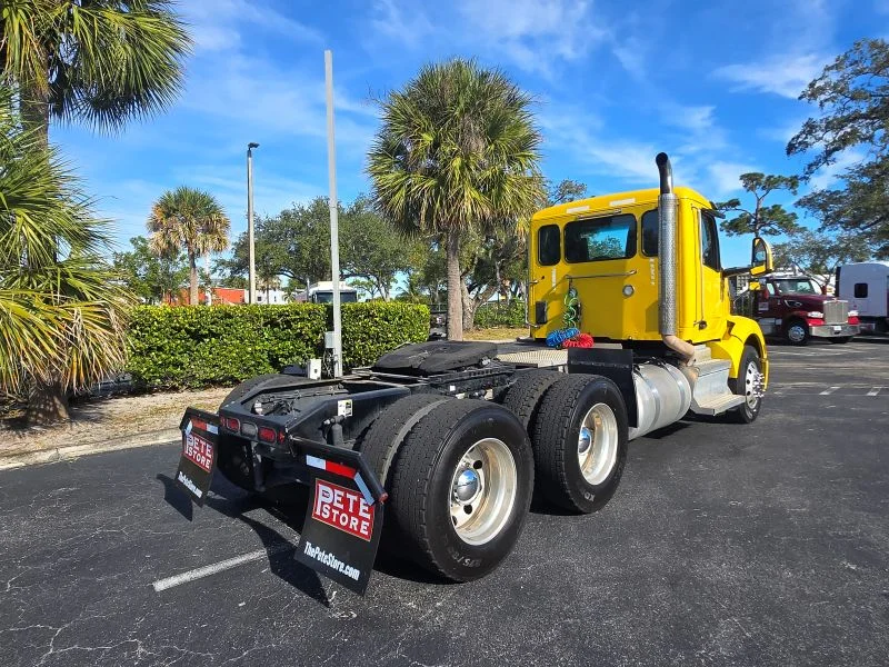 2022 Peterbilt 579 - image 13