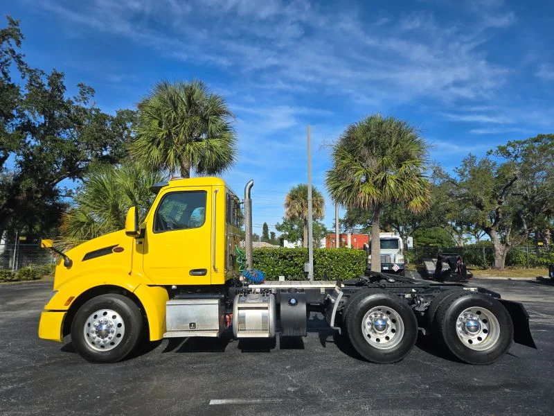 2022 Peterbilt 579 - image 14